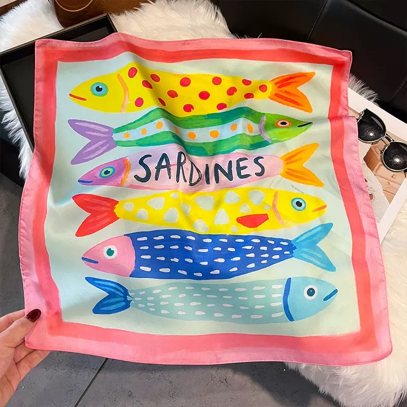 Fashion Fish Pattern Square Si - Silk Neck Scarf 评论和价格