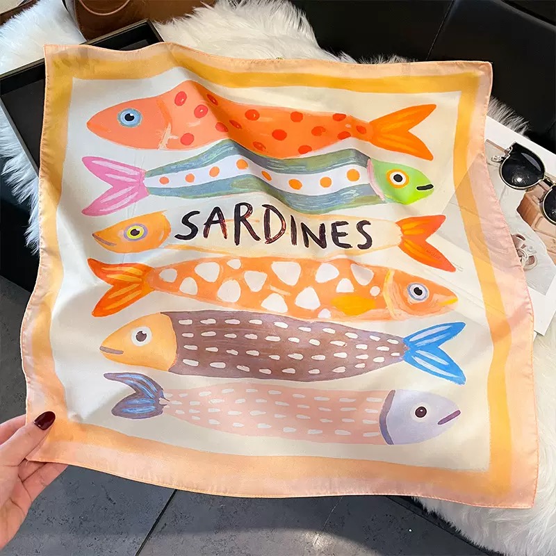 Fashion Fish Pattern Square Si - Silk Neck Scarf 评论和价格