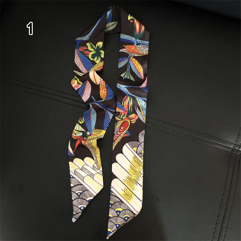 Luxury Brand Hummingbird Print - Silk Neck Scarf 评论和价格